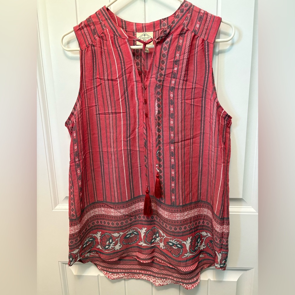 St John’s Bay Sleeveless Red Patterned Top. Size Medium. Button & tassel detail.